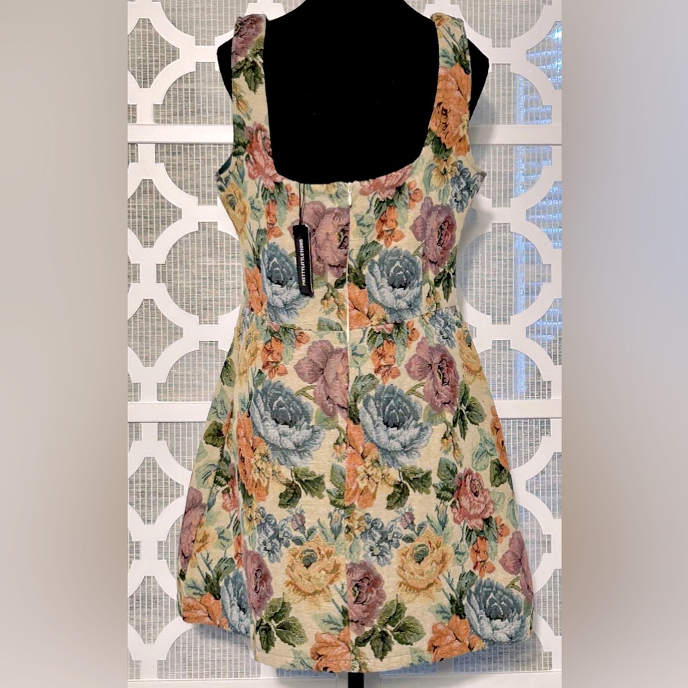 Floral Tapestry A-Line Dress in Multi - Picture 4 of 15